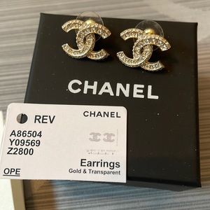 NIB Chanel crystal CC logo earrings